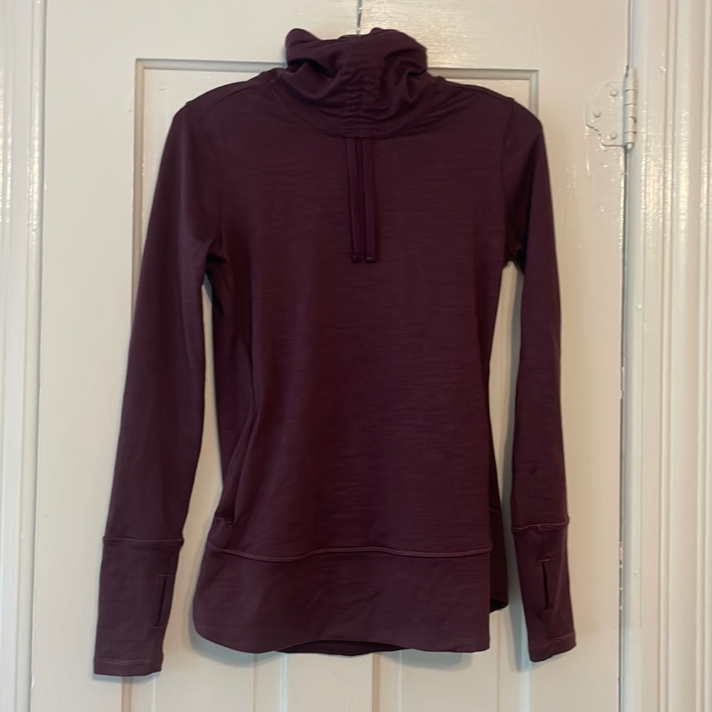 Athletic Adjustable Turtle Neck Sweatshirt!